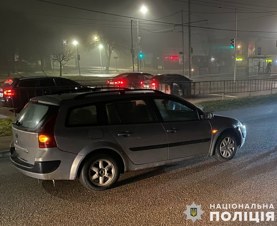 У Львові 18-річний керманич Renault Megane збив двох пішоходів