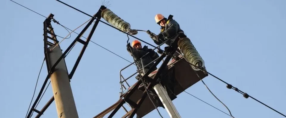 Через негоду на Львівщині знеструмлені понад пів сотні населених пунктів