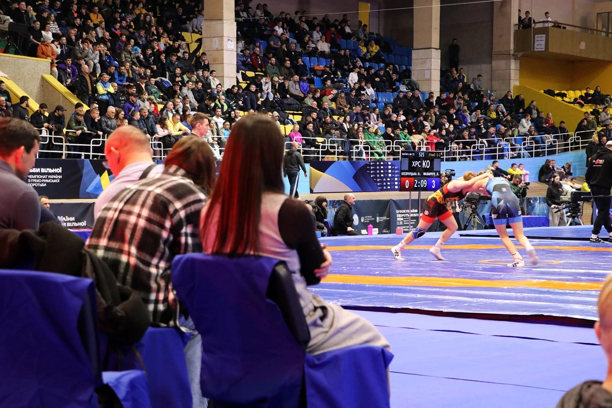 На Львівщині тривають масштабні змагання з боротьби: участь беруть понад 400 спортсменів