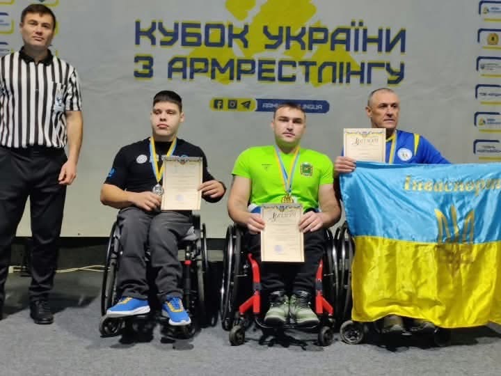 Параармрестлери зі Львівщини здобули медалі на Кубку України