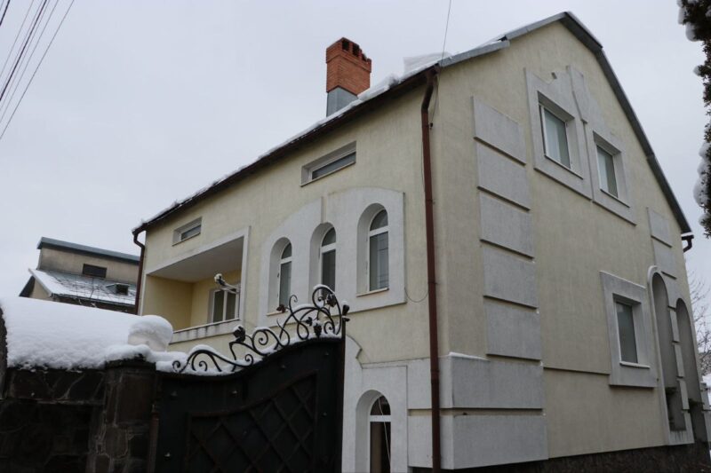 У Бродах з’явився новий дім для прийомної родини