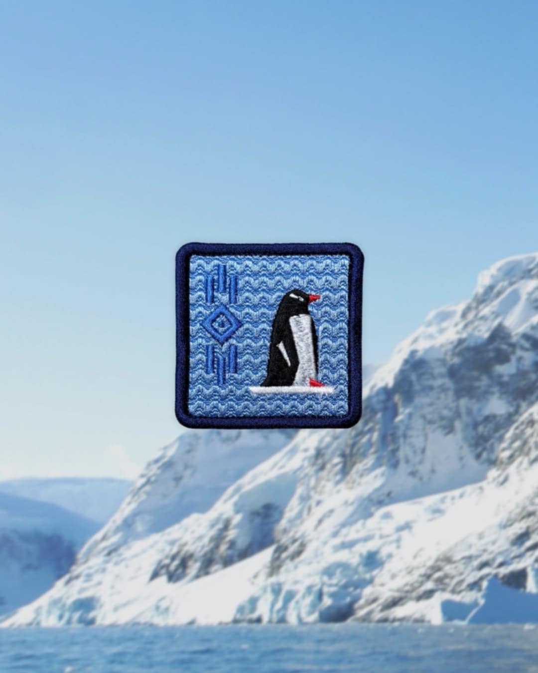 Український бренд патчів створив благодійну колекцію, щоб допомогти “бойовим пінгвінам”