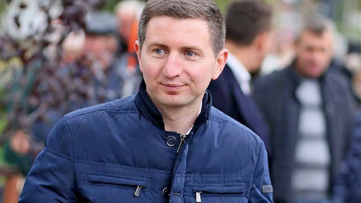 Скандальний львівський блогер Остап Стахів вийшов із СІЗО після застави в 908 тисяч грн