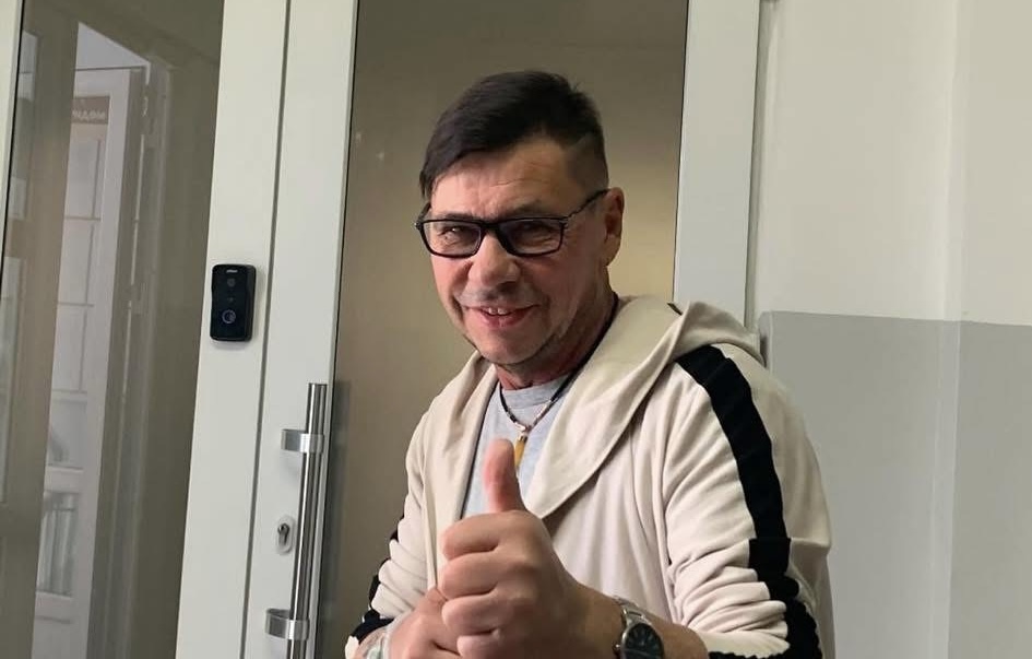 Ексмузикант гурту «Дзідзьо» Лесик у реанімації через зупинку серця під час концерту: триває збір на лікування