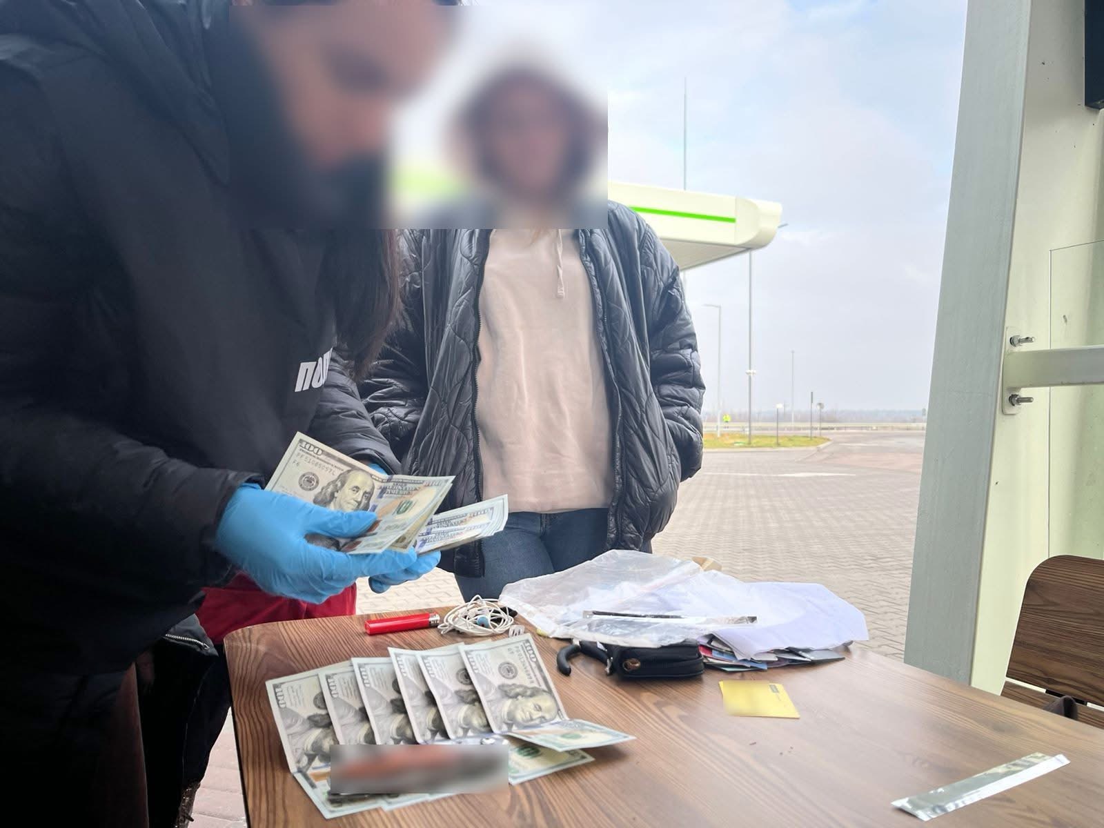 Підкупити прикордонника не вдалось: львів’янка намагалась переправити “ухилянтів” за кордон