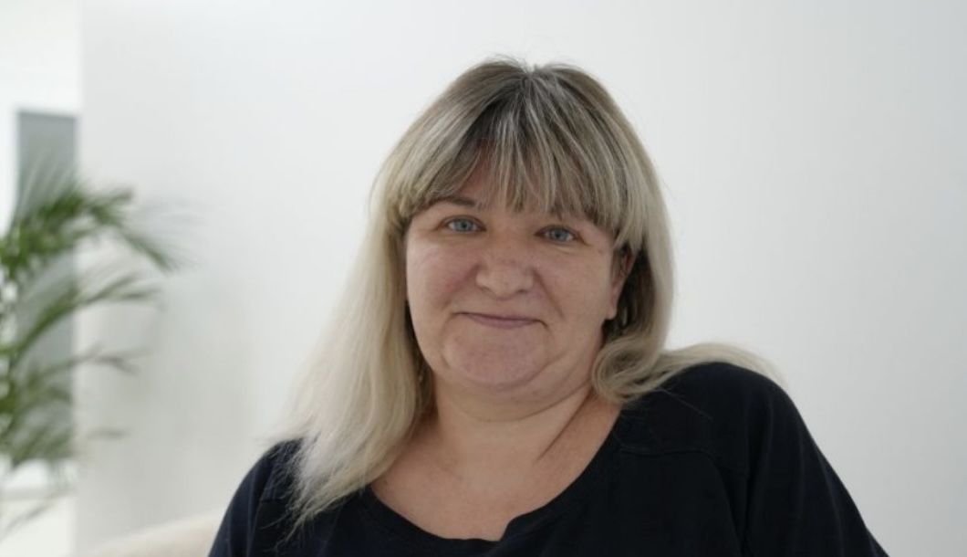 Львівські лікарі повертають красу жінці зі Слов’янська, тіло якої понівечила російська ракета