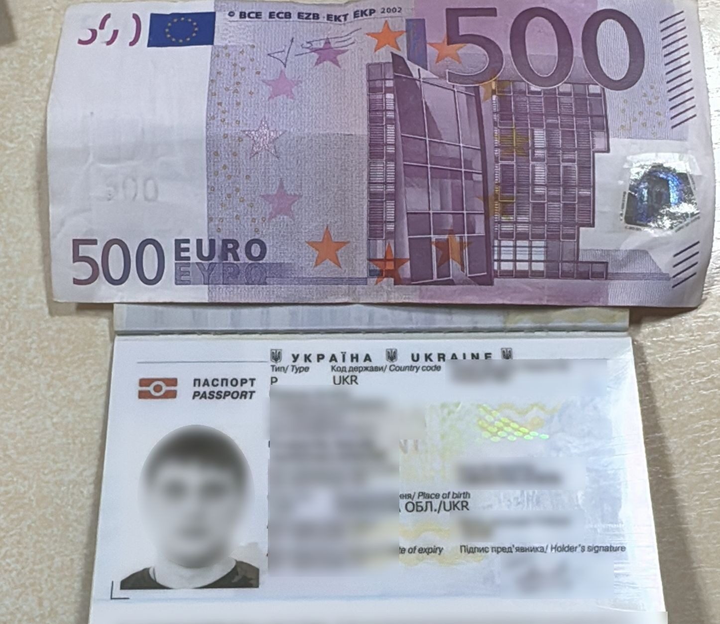 На кордоні з Польщею 39-річний чоловік намагався підкупити прикордонницю заради виїзду за кордон