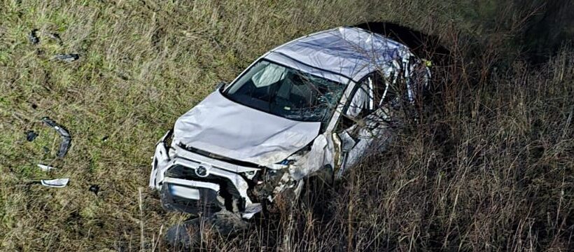На Львівщині п’яний водій з двома пасажирами злетів з дороги в кювет