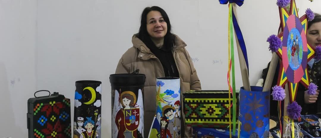 У Золочеві триває унікальна виставка-продаж артзброї Ольги Воронюк