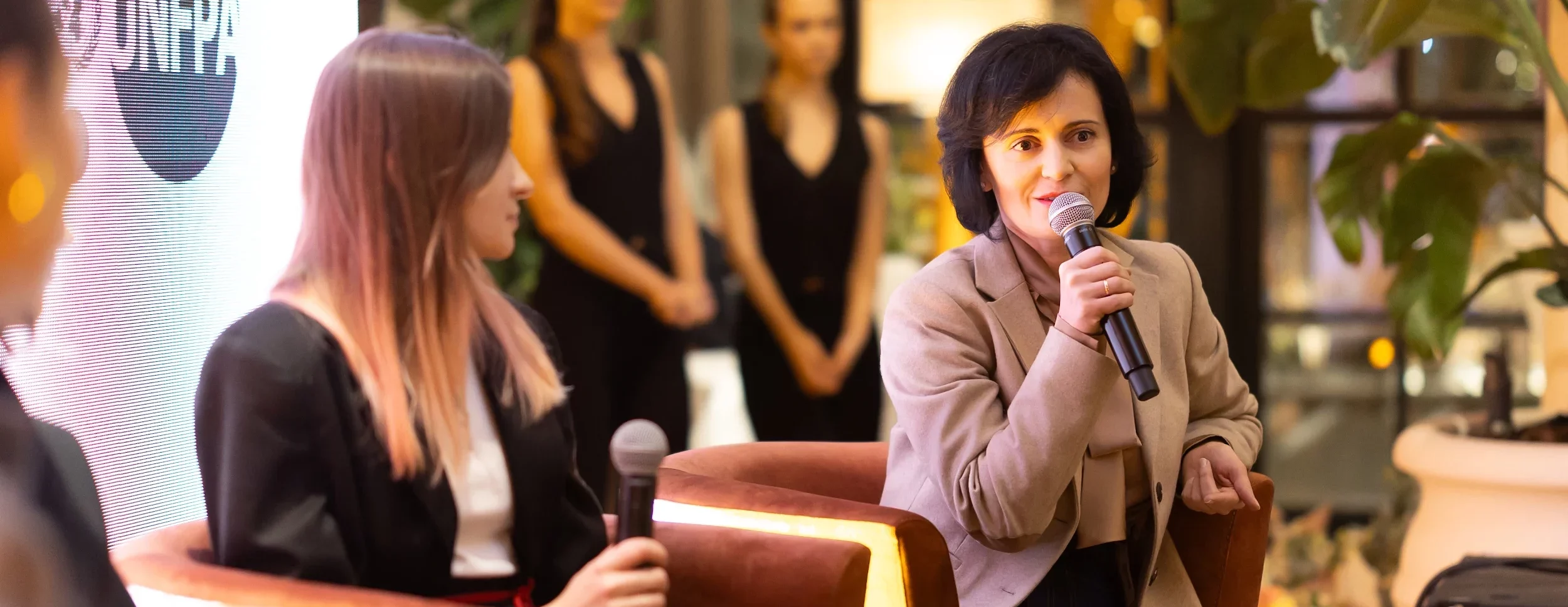 Жінки-військовослужбовиці можуть безоплатно зробити кріоконсервацію яйцеклітин, щоб народити дитину у майбутньому: деталі