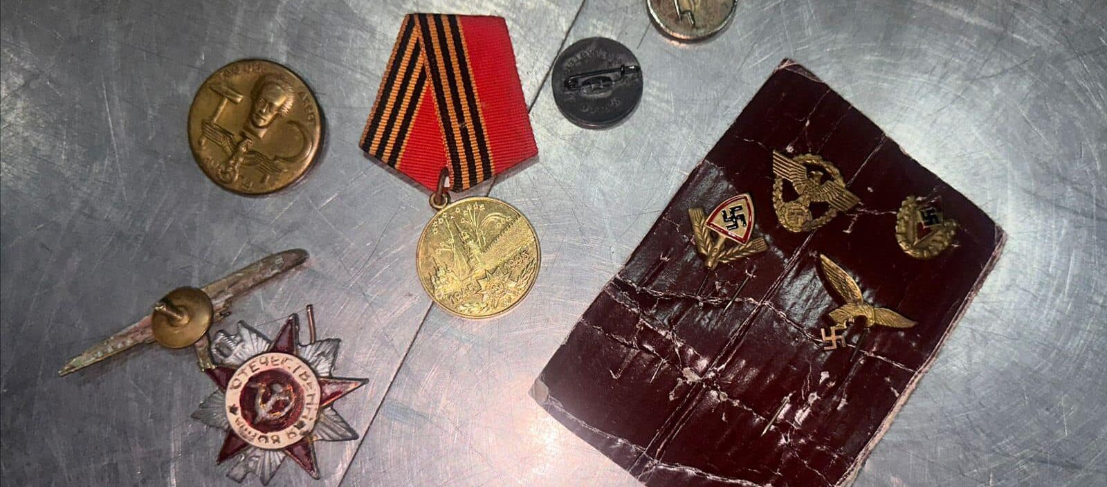 Луганчанка хотіла вивезти з України колекцію старовинних речей