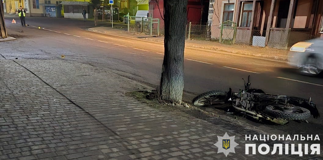 Внаслідок ДТП у Шептицькому районі травмовані 19-річний мотоцикліст та літня жінка