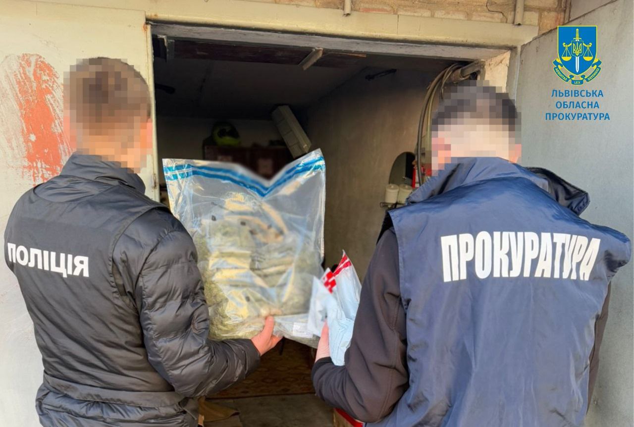 У Львові викрили злочинну групу, яка торгувала амфетаміном та канабісом