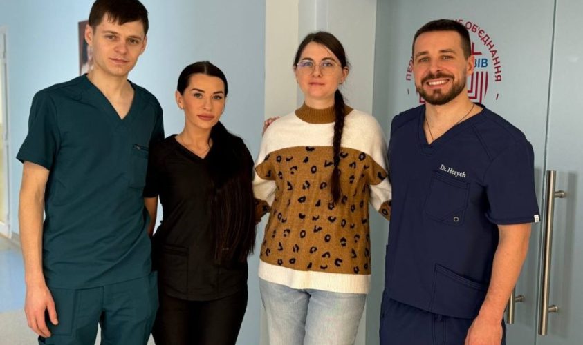 Львівські медики вперше в Україні застосували найсучаснішу методику реконструкції лицевого нерва