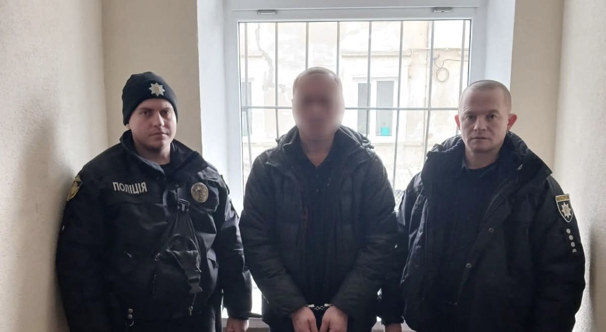 У Шептицькому пʼяний чоловік побив літнього сусіда і втік