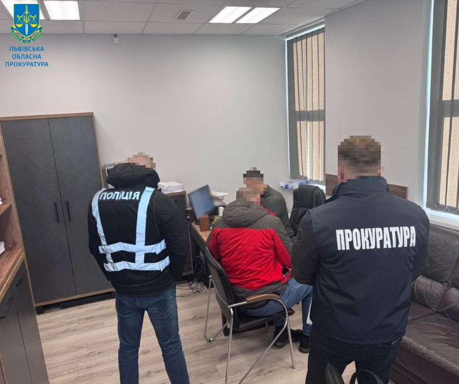 За забруднення земель рештками тварин на Золочівщині судитимуть одного з керівників підприємства