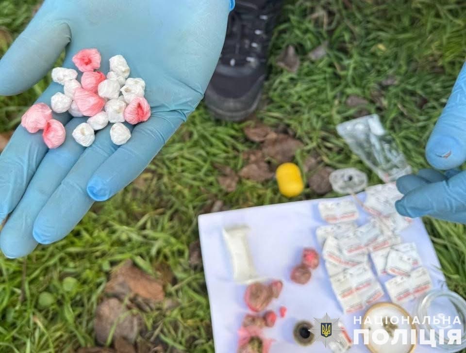 Орієнтовна вартість знайденого товару – понад 250 тисяч грн: у Львові викрили чергову групу наркоторговців