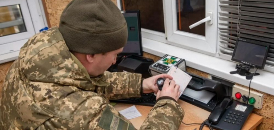 Прикордонники зупинили п’ять спроб хабарництва на кордоні за перший тиждень нового року