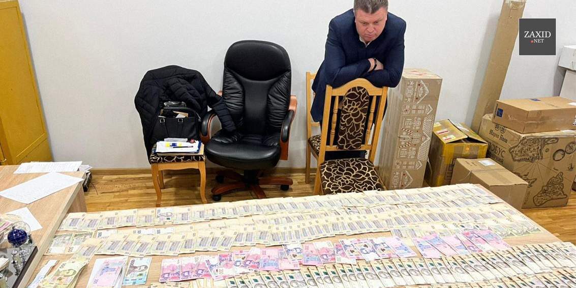 Квартира та дві автівки: що задекларував начальник відділу освіти Яворівської міськради Володимир Байда, якого викрили на хабарі