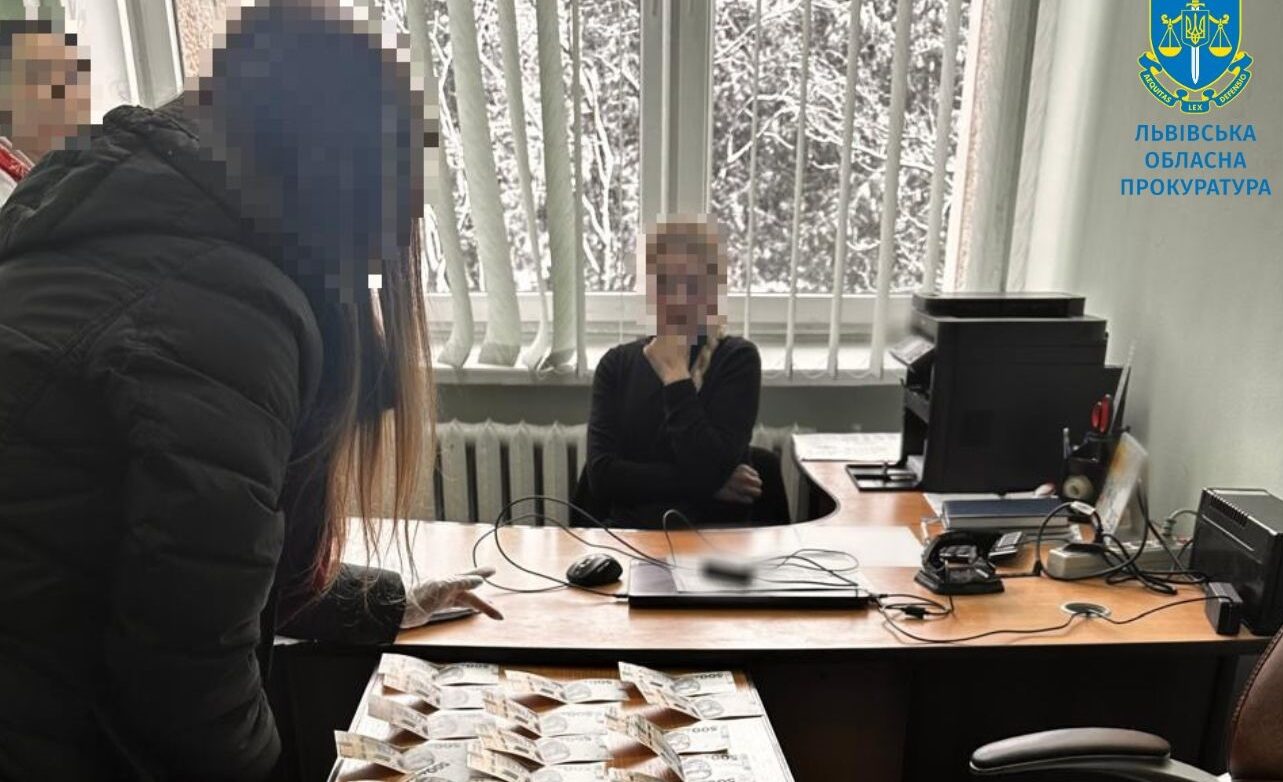 Посадовцям Миколаївської міськради на Львівщині, яких затримали на хабарі, обрали запобіжні заходи
