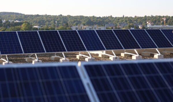 У поліклініці і 6 закладах освіти Львова встановлять сонячні електростанції