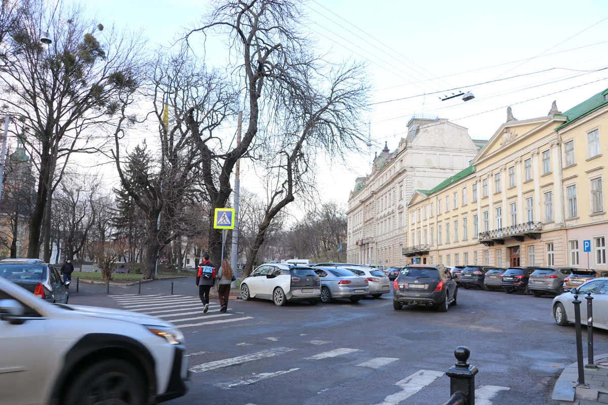 Була закрита три роки: вулицю Винниченка у Львові відкрили для проїзду транспорту