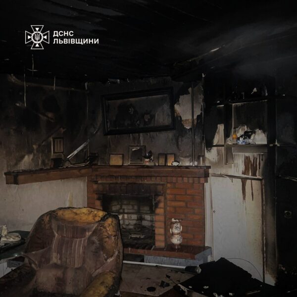 В пожежі у Львові ледь не загинуло подружжя