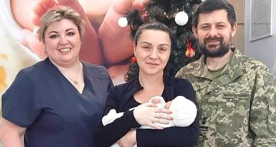 У Львові медики допомогли виносити і народити здорову дитину породіллі з діабетом