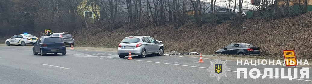 У Львівському районі зіткнулись Peugeot та Chevrolet: водійки автівок отримали травми