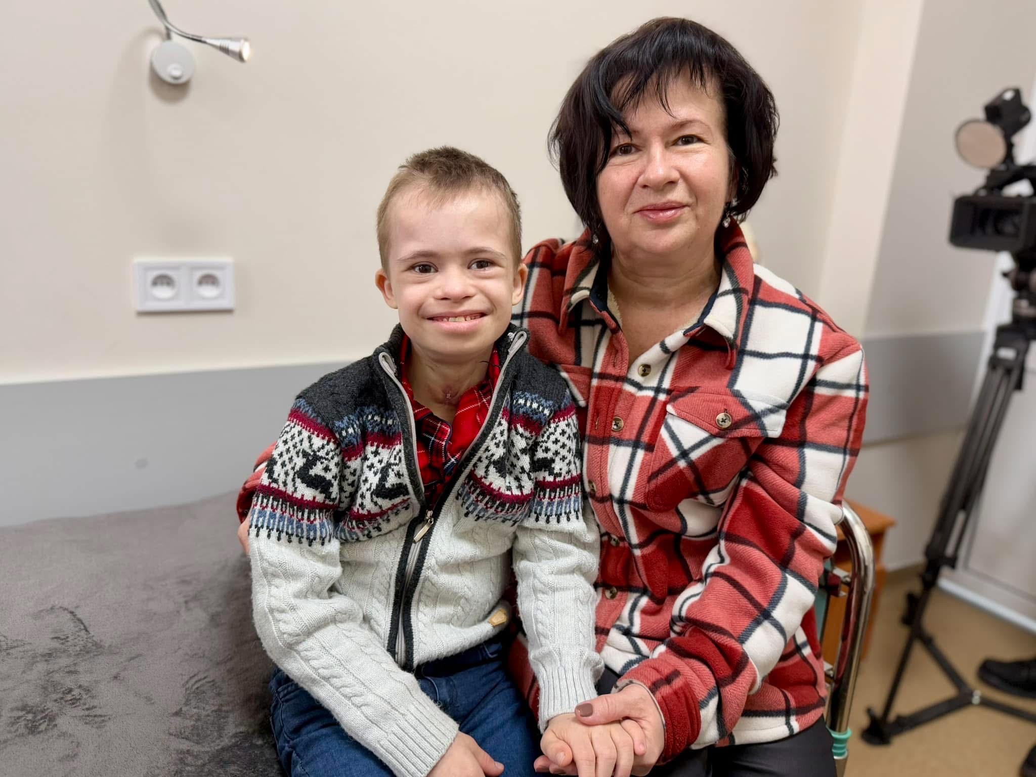 У Львові 14-річному хлопчику повернули можливість дихати та говорити