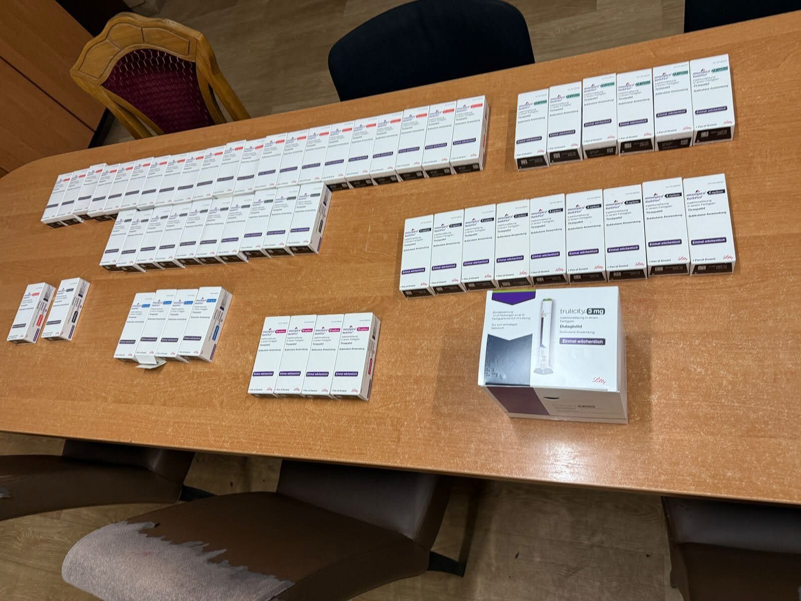 На кордоні митники зупинили дві партії нелегальних медпрепаратів вартістю 1,7 мільйона гривень