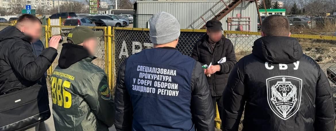 Правоохоронці затримали мешканця Жовкви, який за 9 тисяч євро переправляв ухилянтів за кордон