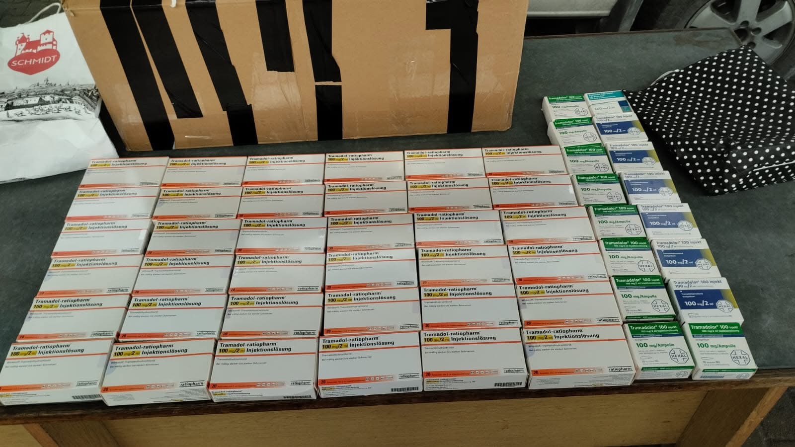 На кордоні з Польщею митники виявили партію наркотиків і психотропних речовин