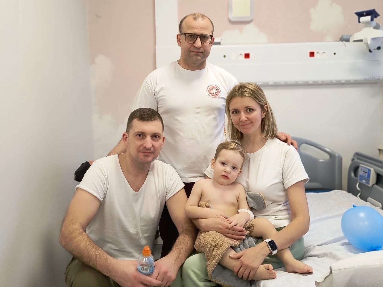 Львівські хірурги успішно прооперували однорічного сина Захисника з двобічною грижою