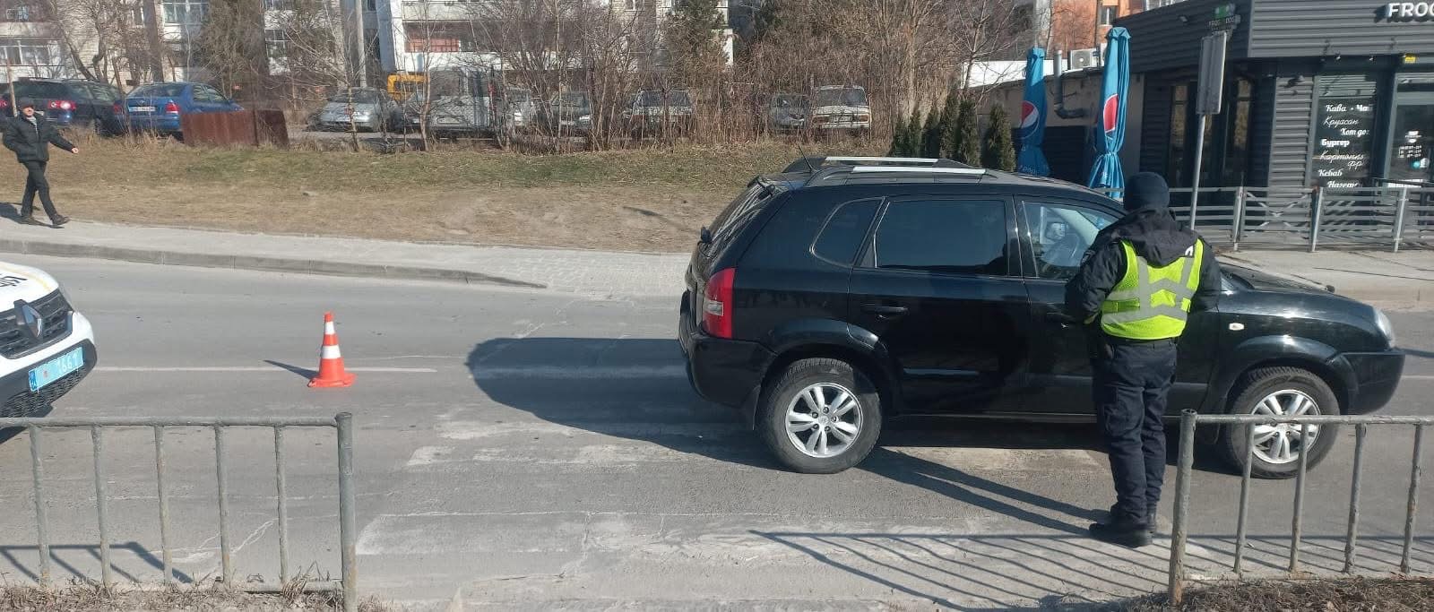 У Львові внаслідок наїзду Hyundai на вулиці Миколайчука травмована жінка