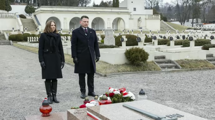 Кандидат у президенти Польщі влаштував у Львові провокацію і погрожував Садовому (ВІДЕО)