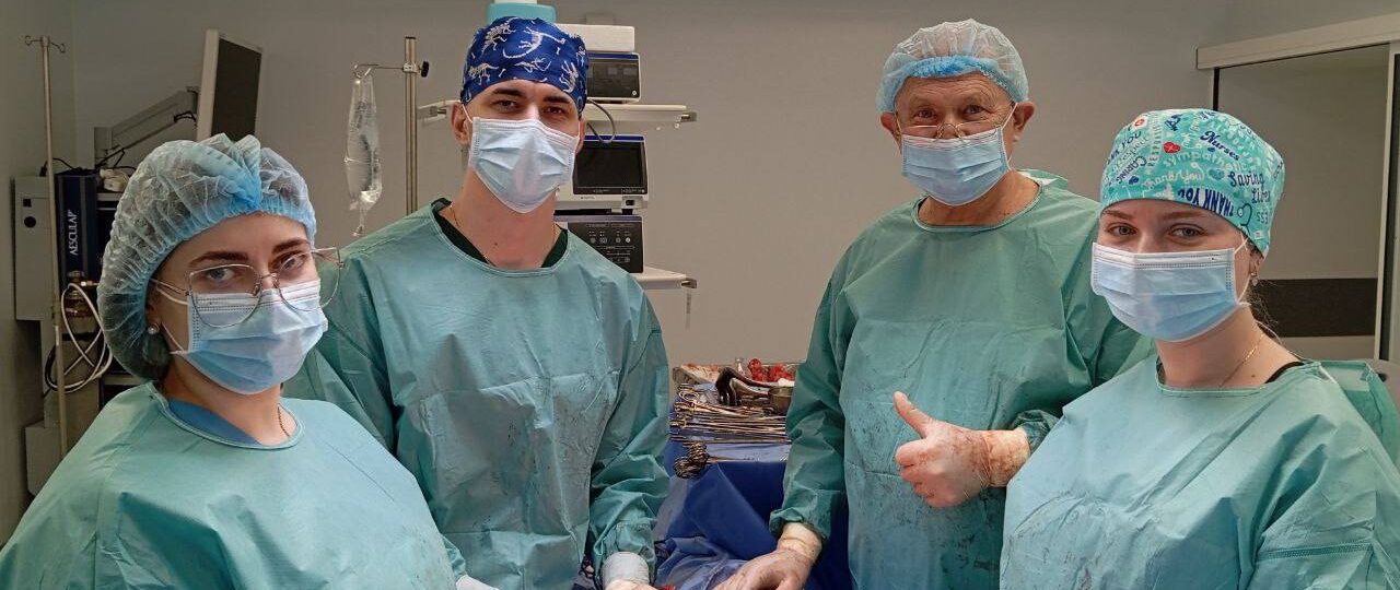 У Львові хірурги видалили велику пухлину зі стравоходу 51-річного чоловіка