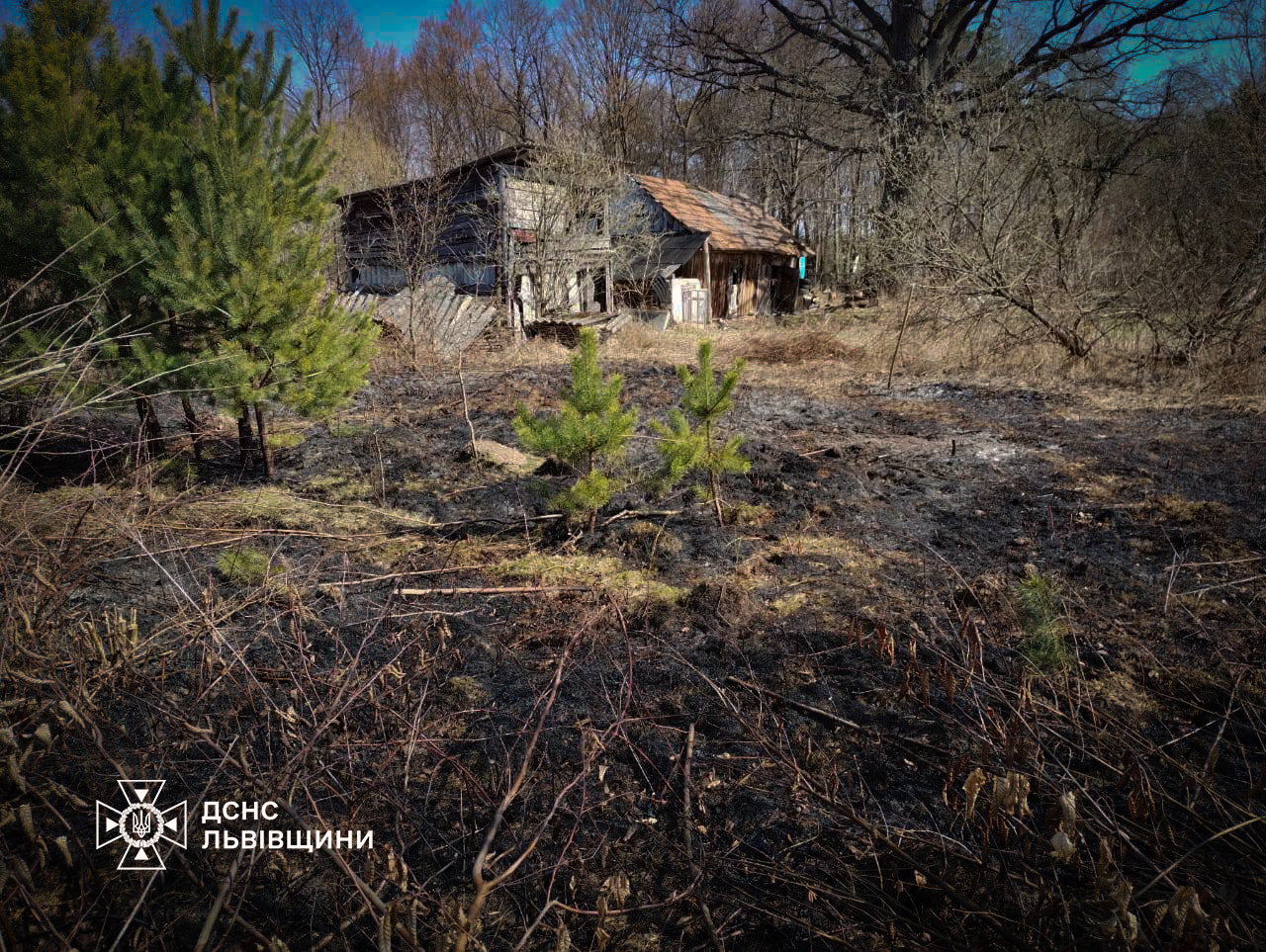 На Яворівщині отримала опіки 76-річна жінка, яка намагалася самотужки загасити полум’я