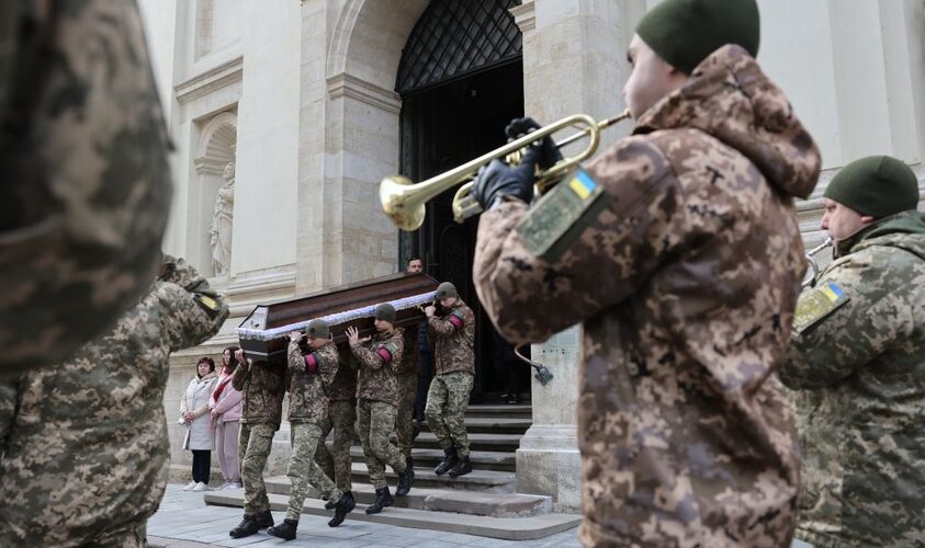 Сьогодні Львівська громада попрощається із Захисником Сергієм Леоновим