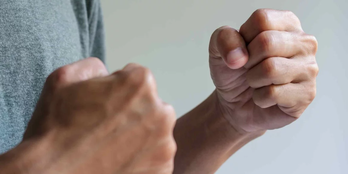 Мешканець Яворівщини побив 13-річного школяра через конфлікт з його сином