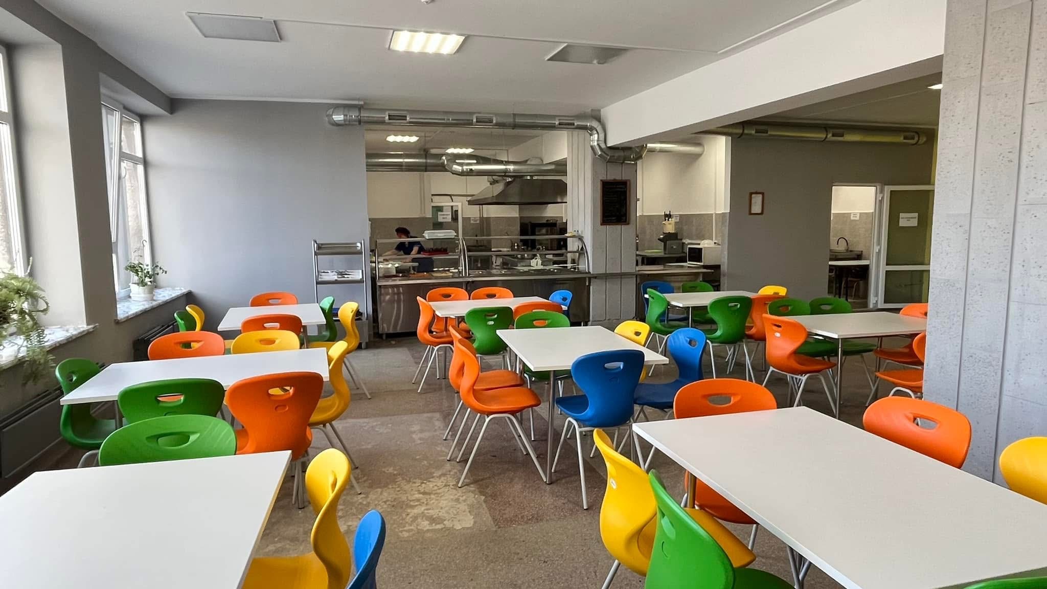 В Пустомитівському ліцеї №2 запрацював повністю оновлений харчоблок