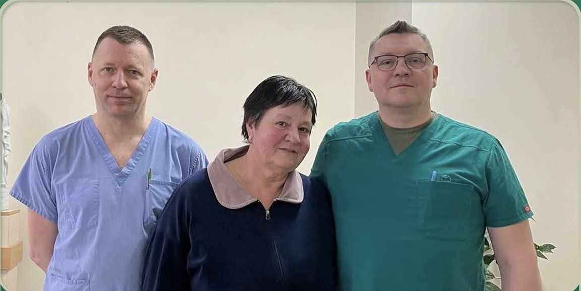 У Львові 60-річна пацієнтка подолала колоректальний рак після п’яти операцій та курсу хіміотерапії