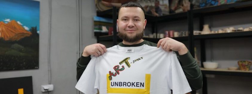 Творчість допомагає 34-річному Воїну відновитися після контузії у центрі UNBROKEN