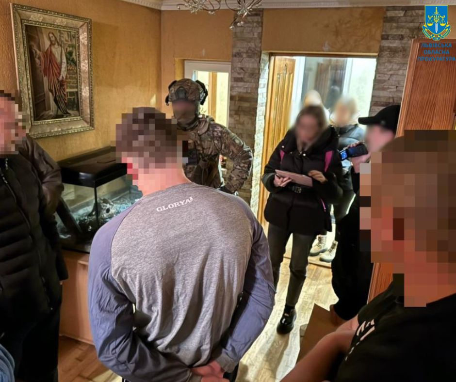 На Львівщині викрили шахраїв, які за допомогою фішингових сайтів вкрали близько 1,6 млн грн