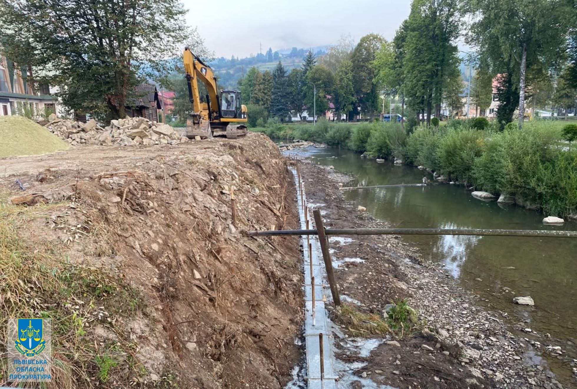 На Стрийщині депутата місцевої ради підозрюють у заволодінні ділянкою біля річки в охоронній зоні