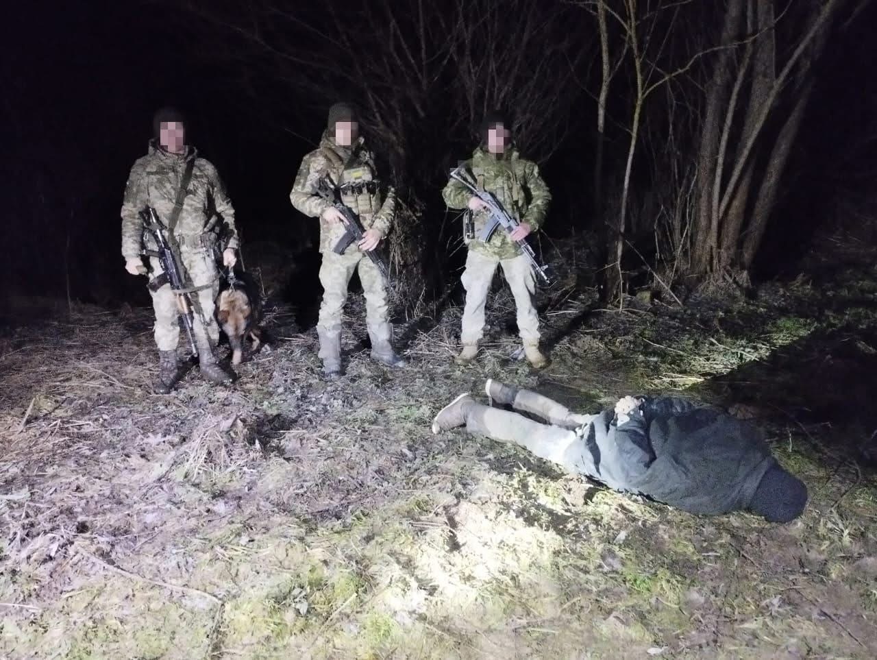 Львівʼянина засудили до 9 років увʼязнення за переправлення військовозобовʼязаних за кордон