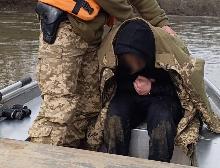 Львів’янин ледь не потонув в Тисі, намагаючись втекти за кордон (ВІДЕО)