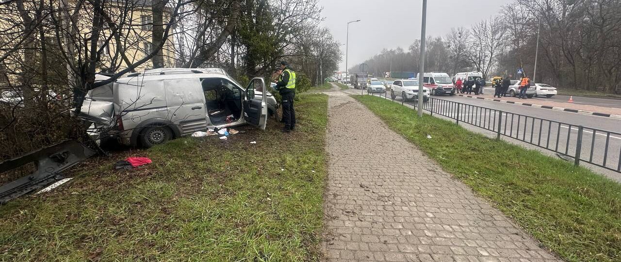 На виїзді зі Львова ускладнено рух через дві аварії з постраждалими