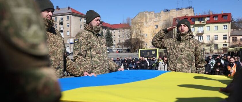 Сьогодні у Львові в останню путь проведуть Героя Ігоря Жинка