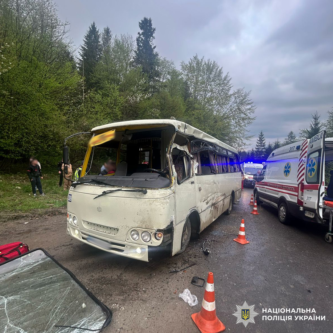 У Бориславі внаслідок ДТП загинула 12-річна пасажирка автобуса